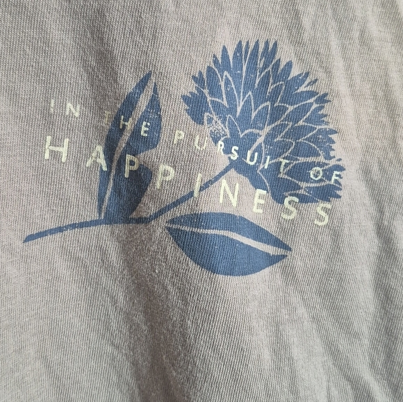 Free Planet Men's Gray T-Shirt with Blue Tree Design - Picture 2 of 4